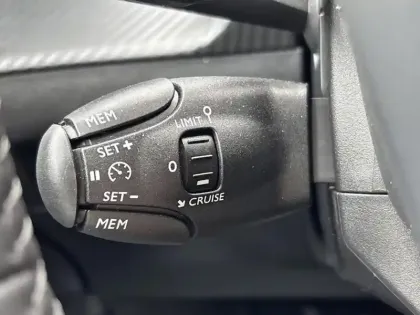 Photo 17 Peugeot 208 Gén. II Ph2 Style 5