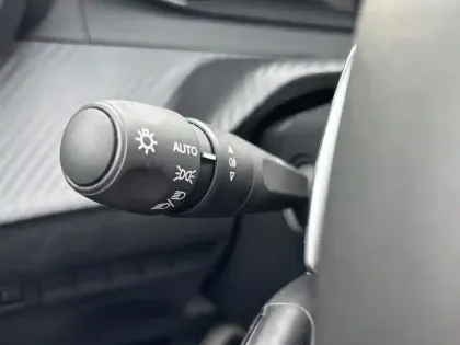 Photo 16 Peugeot 208 Gén. II Ph2 Style 5