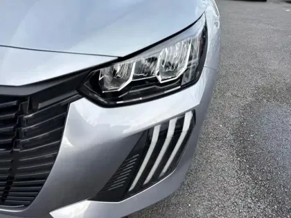 Photo 13 Peugeot 208 Gén. II Ph2 Style 5