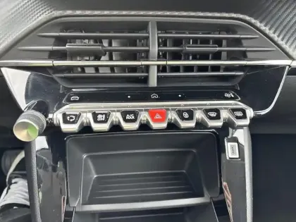 Photo 12 Peugeot 208 Gén. II Ph2 Style 5