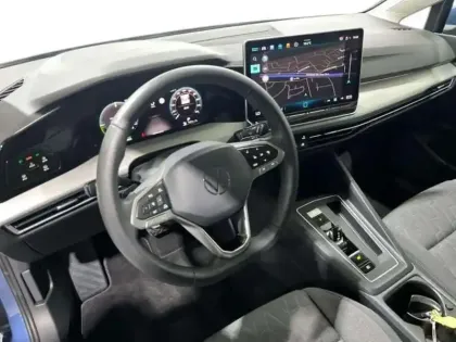 Photo 8 Volkswagen Golf 1.5 eHybrid 204 DSG6 VW Edition