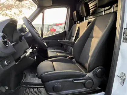 Photo 18 Mercedes Sprinter 317 CDI Fourgon 43 L3H2 14m3 1