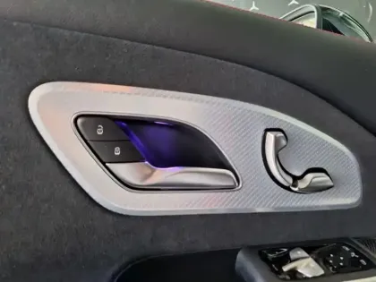 Photo 18 Mercedes CLA  350 4MATIC avec technologi