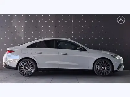 Photo 5 Mercedes CLA  350 4MATIC avec technologi