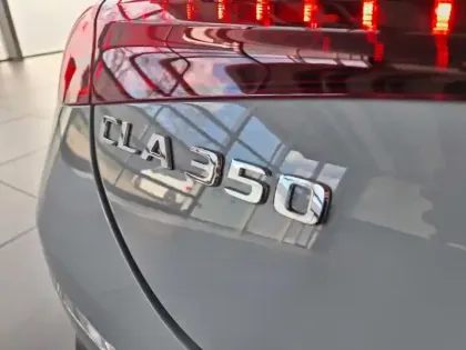 Photo 14 Mercedes CLA  350 4MATIC avec technologi