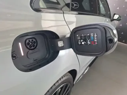 Photo 16 Mercedes CLA  350 4MATIC avec technologi