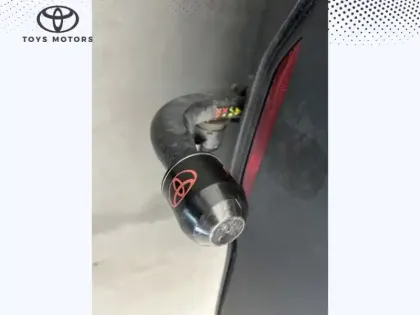 Photo 25 Toyota C-HR 1.8 Hybride 122 Design Ultimate