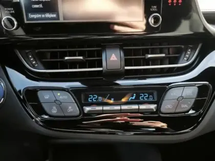 Photo 18 Toyota C-HR 1.8 Hybride 122 Dynamic