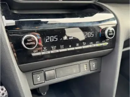 Photo 14 Toyota Yaris Hybride 1.5 HYBRID 116H GR SPORT AUTO MY22