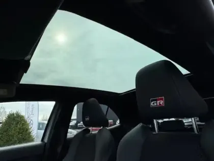 Photo 21 Toyota Yaris Hybride 1.5 HYBRID 116H GR SPORT AUTO MY22