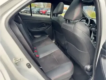 Photo 9 Toyota Yaris Hybride 1.5 HYBRID 116H GR SPORT AUTO MY22