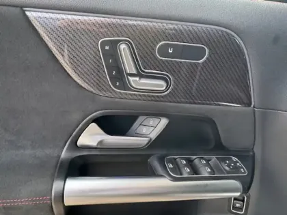 Photo 12 Mercedes GLA 200 d AMG Line