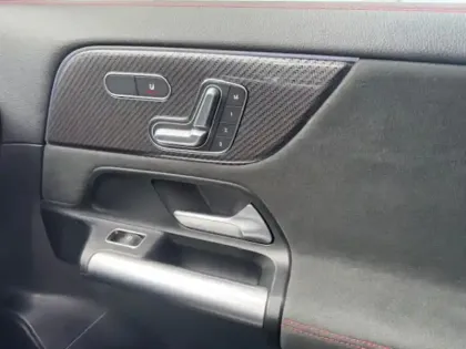 Photo 11 Mercedes GLA 200 d AMG Line