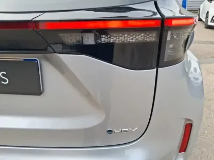 Photo 21 Toyota Yaris Hybride 1.5 HYBRID 130H DESIGN AUTO 2WD