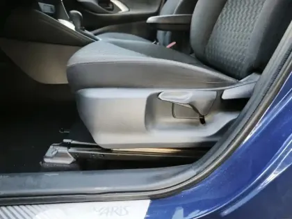 Photo 21 Toyota Yaris Hybride 1.5 HYBRID 116H DESIGN