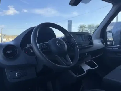 Photo 10 Mercedes Sprinter 215 CDI Fourgon Toit sureleve Standard