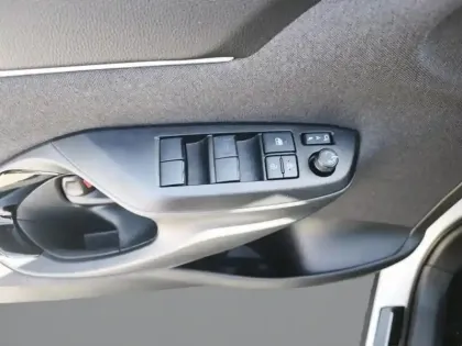 Photo 15 Toyota Yaris Hybride 130h 2WD DesignPackCargo MC24