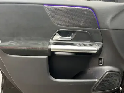 Photo 17 Mercedes GLA 200 d AMG Line