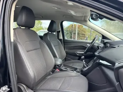 Photo 26 Ford Kuga 2.0 TDCi 150ch Stop&Start Titanium 4x2