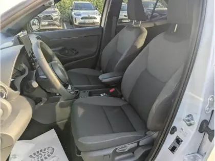 Photo 14 Toyota Yaris Hybride 130H 2WD DESIGNPACKCARGO MY25 C