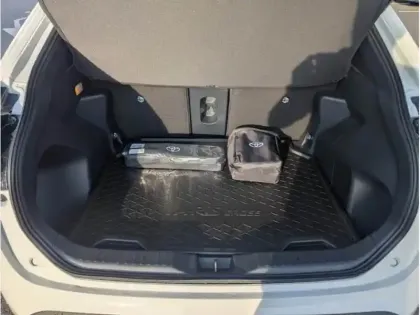 Photo 9 Toyota Yaris Hybride 130H 2WD DESIGNPACKCARGO MY25 C