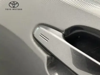 Photo 22 Toyota C-HR 1.8 Hybride 122 Edition