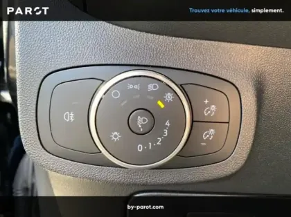 Photo 17 Ford Fiesta Gén. V Ph2 Titanium Business 5