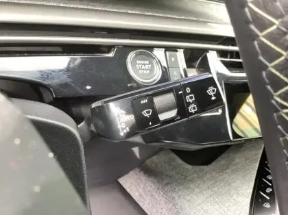 Photo 19 Peugeot 5008 Nouveau Hybrid 145 ch e-DCS6 GT