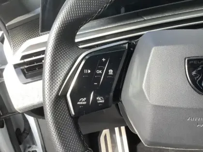 Photo 23 Peugeot 5008 Nouveau Hybrid 145 ch e-DCS6 GT