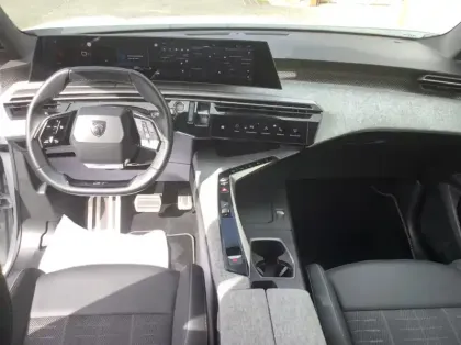 Photo 12 Peugeot 5008 Nouveau Hybrid 145 ch e-DCS6 GT