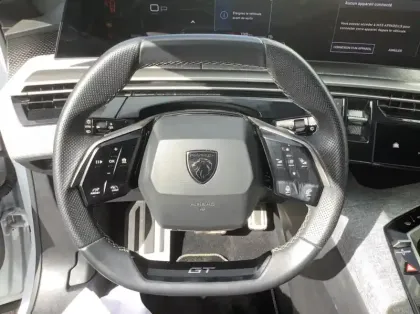 Photo 17 Peugeot 5008 Nouveau Hybrid 145 ch e-DCS6 GT