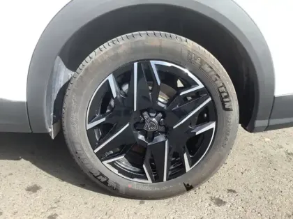 Photo 8 Peugeot 5008 Nouveau Hybrid 145 ch e-DCS6 GT