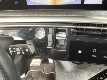 Photo 22 Peugeot 5008 Nouveau Hybrid 145 ch e-DCS6 GT