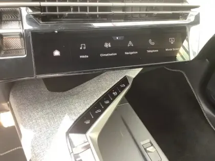 Photo 15 Peugeot 5008 Nouveau Hybrid 145 ch e-DCS6 GT