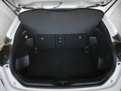 Photo 20 Toyota Yaris Hybride 130h 2WD DesignPackCargo MC24