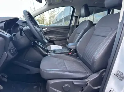 Photo 9 Ford Kuga 1.5 Flexifuel-E85 150ch Stop&Start Titanium 170g 4x2 Euro6.2