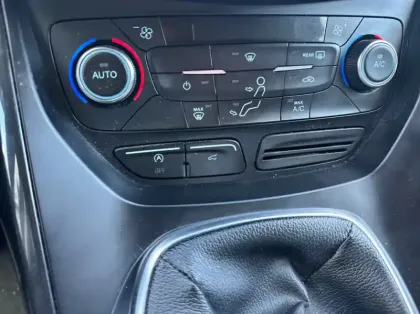 Photo 19 Ford Kuga 1.5 Flexifuel-E85 150ch Stop&Start Titanium 170g 4x2 Euro6.2