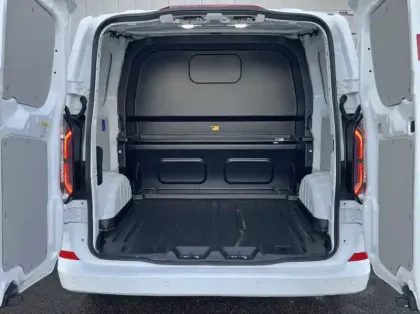 Photo 10 Ford Custom Gén. II Ph1 Limited 1