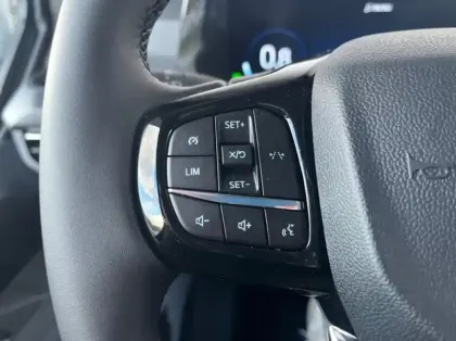 Photo 16 Ford Custom Gén. II Ph1 Limited 1