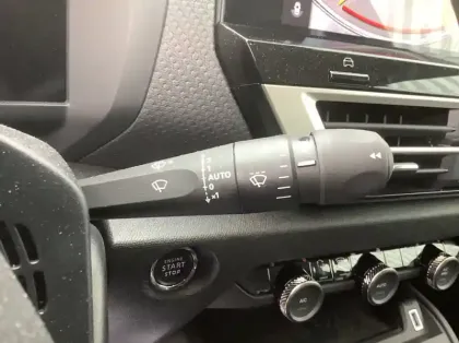 Photo 19 Citroën C4 Hybride 145 e-DCS6 Max - 5P