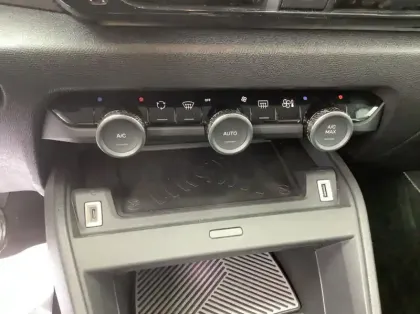 Photo 15 Citroën C4 Hybride 145 e-DCS6 Max - 5P