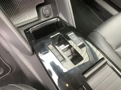 Photo 21 Citroën C4 Hybride 145 e-DCS6 Max - 5P