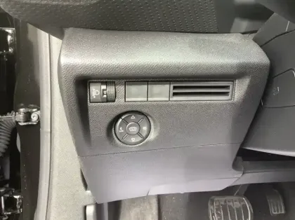 Photo 26 Citroën C4 Hybride 145 e-DCS6 Max - 5P