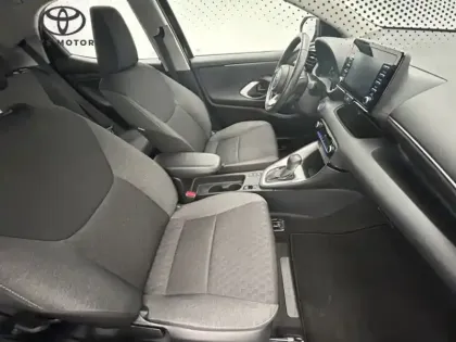 Photo 17 Toyota Yaris Hybride 116h Dynamic
