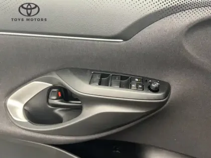 Photo 15 Toyota Yaris Hybride 1.5 116H DYNAMIC BUSINESS