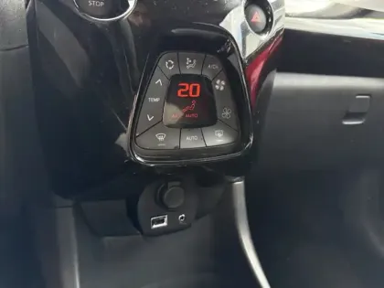 Photo 12 Toyota Aygo 1.0 VVT-i x-clusiv zen