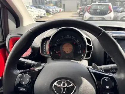 Photo 20 Toyota Aygo 1.0 VVT-i x-clusiv zen