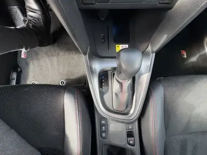 Photo 17 Toyota Yaris Hybride 1.5 HYBRID 116H GR SPORT AUTO MY22