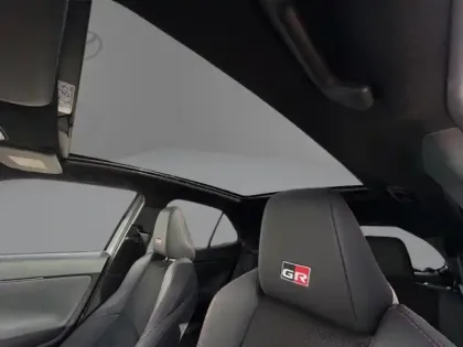 Photo 18 Toyota Yaris Hybride 1.5 HYBRID 116H GR SPORT AUTO MY22