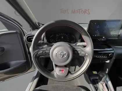 Photo 11 Toyota Yaris Hybride 1.5 HYBRID 116H GR SPORT AUTO MY22